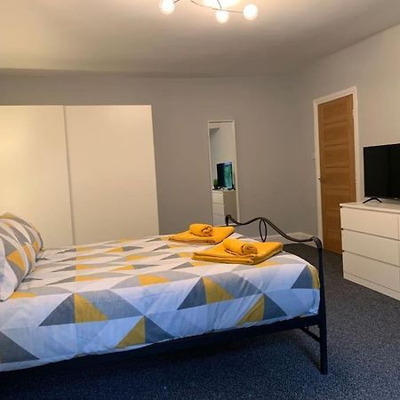 Fantastic Large 2 X Bedroom Flat, Free Parking Сейл Екстер'єр фото