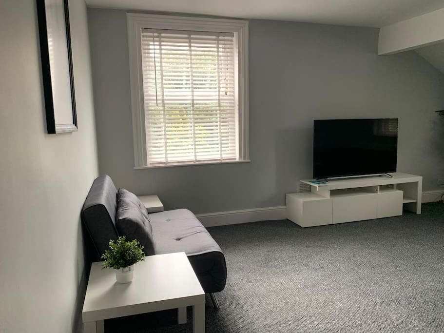 Fantastic Large 2 X Bedroom Flat, Free Parking Сейл Екстер'єр фото