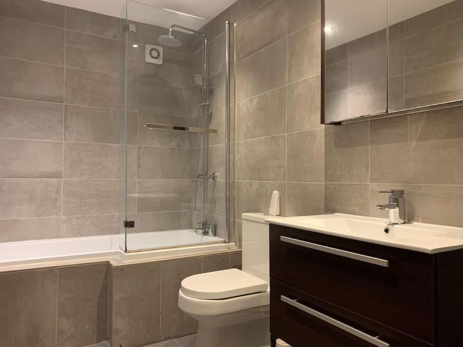 Fantastic Large 2 X Bedroom Flat, Free Parking Сейл Екстер'єр фото